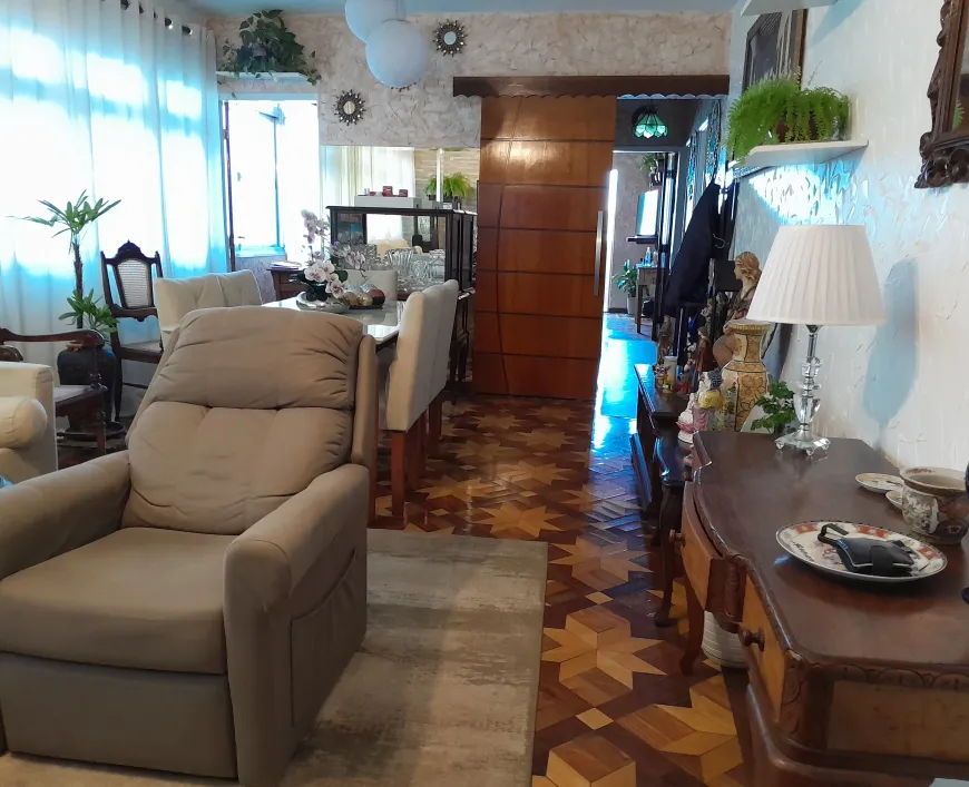 fea6fd84bef6f20cf49175a0e69d0014