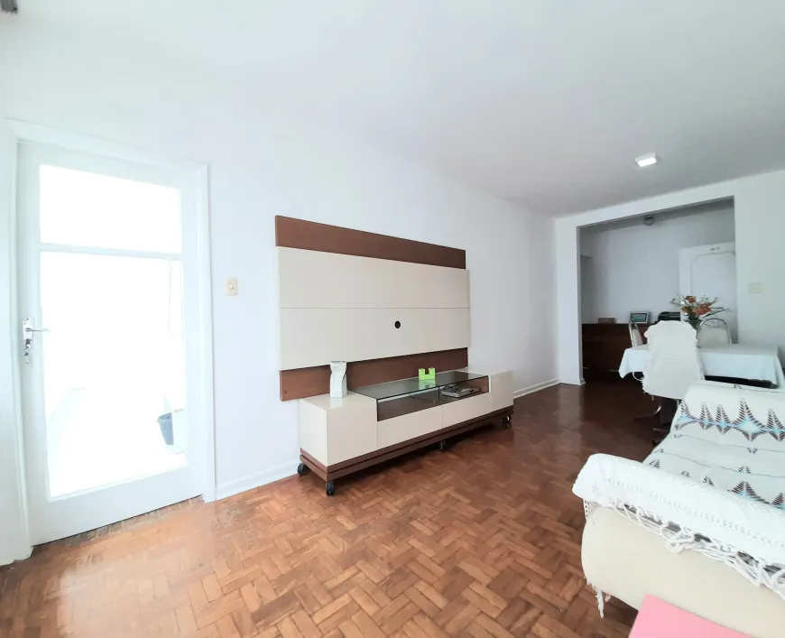 4f0e8cbffa6929f9f1540d12bfc96898