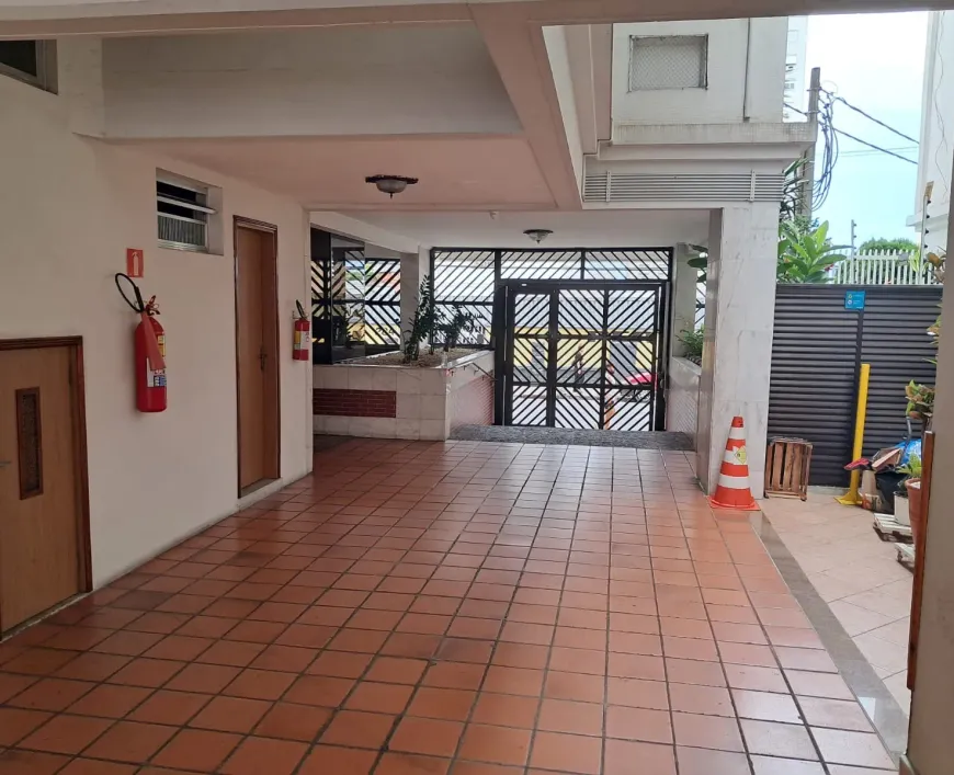 a28cb5c1f6426bb2a7742fc5846e1266