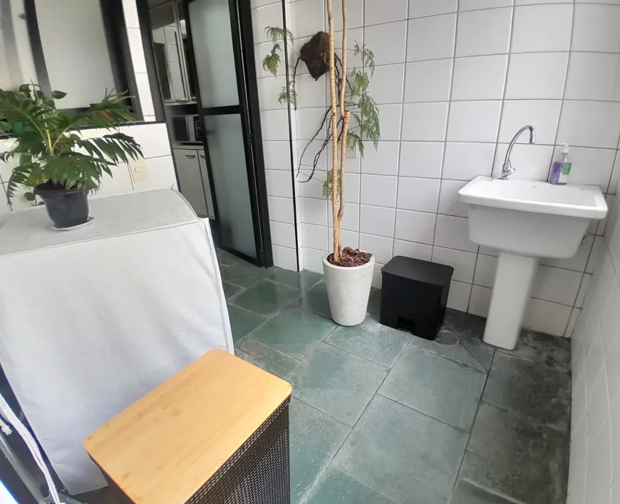 .da8bb28b4dfca9433a68cb80e97f4ba6